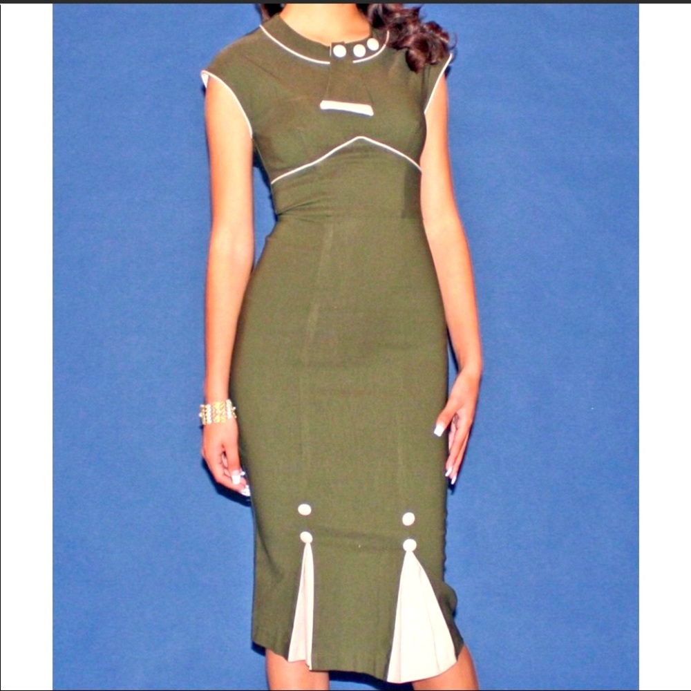 Stop Staring by Alicia Estrada!! 30’s bombshell dress! A fan favorite!